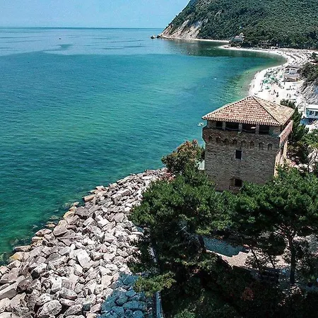 Oda ve Kahvaltı Del Corso 3*